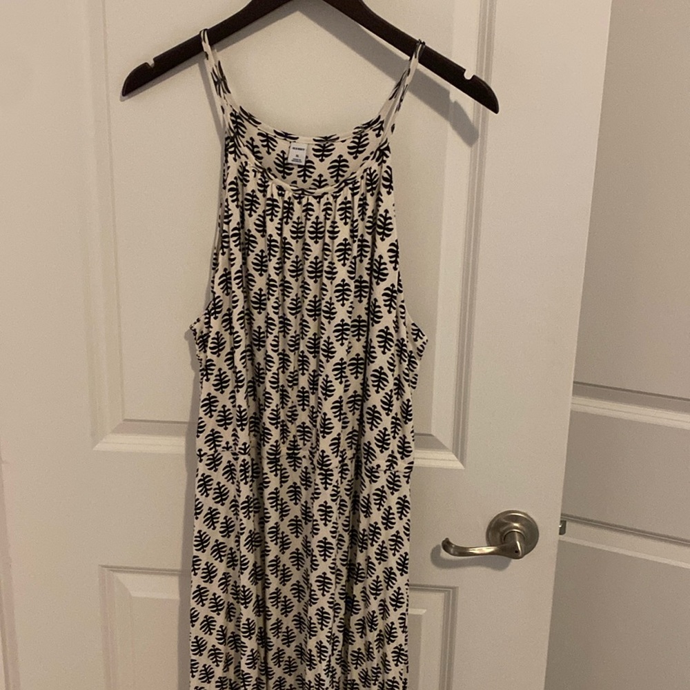 Old navy sleeveless patterned maxi dress